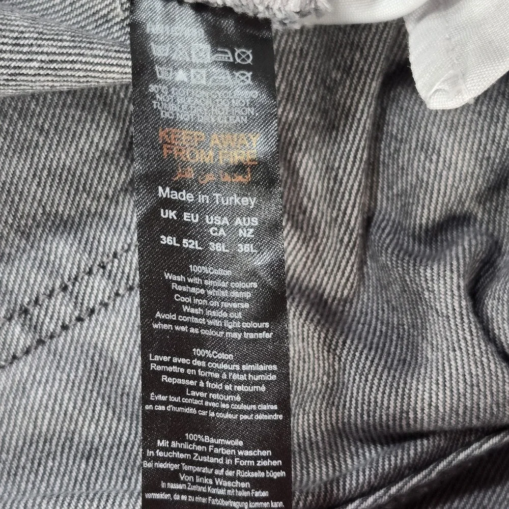 BoohooMAN Jeans Mens 37x34 (tag 36L) Gray Charcoal Wash Straight Leg Denim
